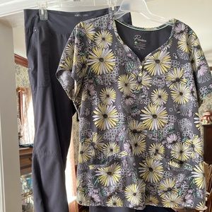 Healing hands purple label yoga top scrub set gray daisies LP pants XL top